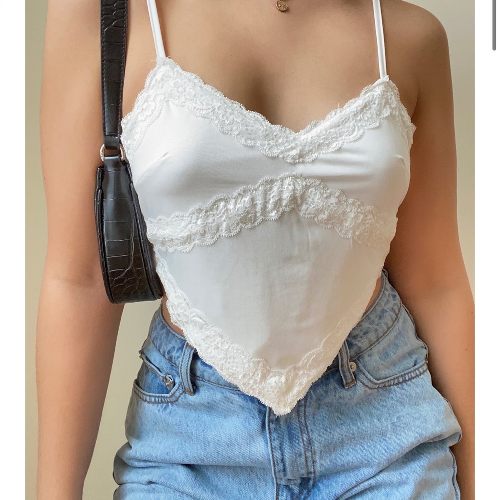 TIC TOC lace trim crop top